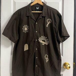 WXYZ // Brown Embroidered Short Sleeve Button Up Shirt // Size L